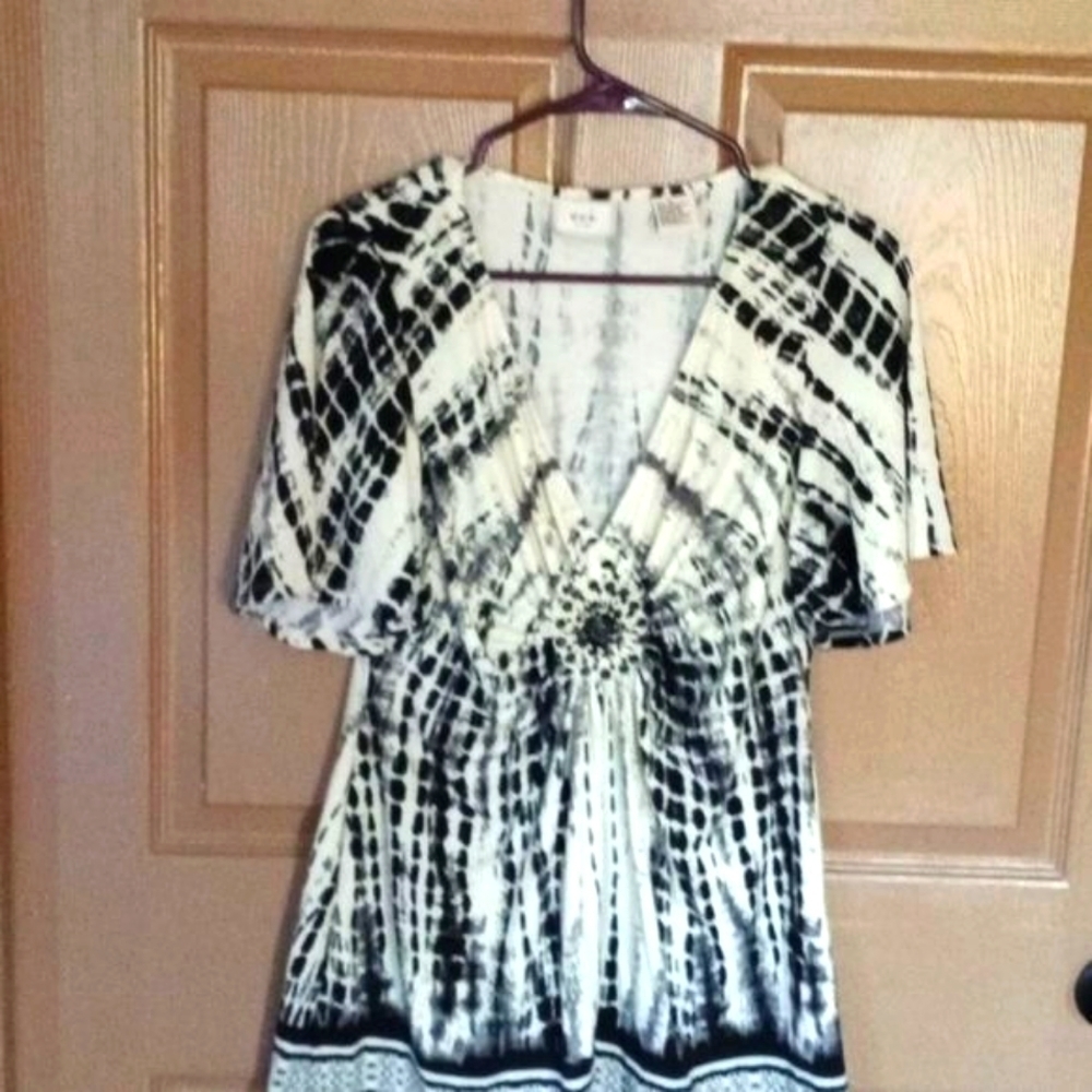 4@30.00𝅺 or 20.00 Ladies Top by ECI NEW YORK